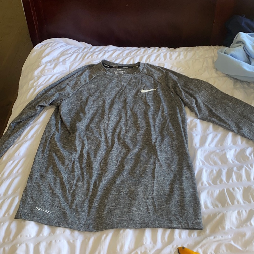 long sleeve nike shirt